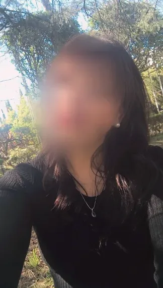 Amina, 34