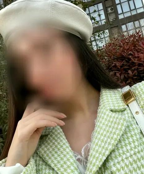Christina, 39