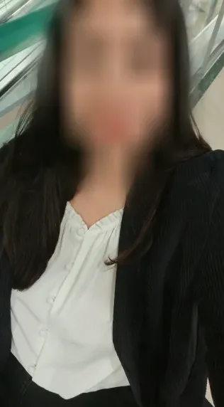 Emilia, 39