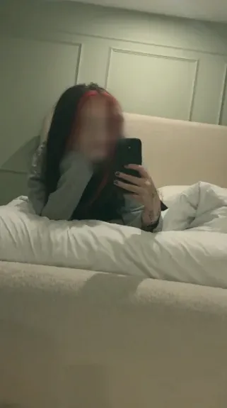 Katrin, 20