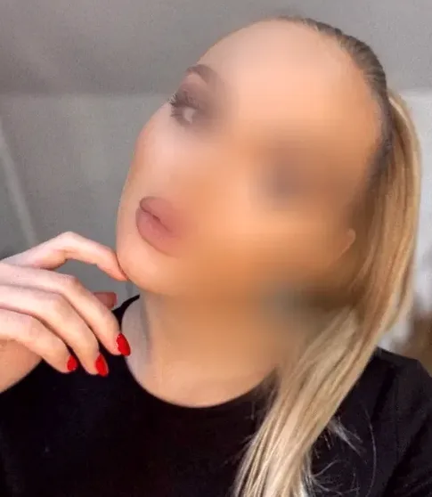 Nikolina, 31