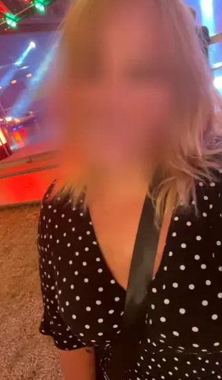Nina, 28