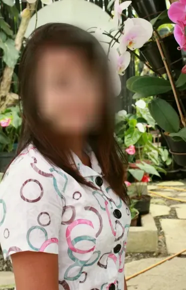 Rosa, 30