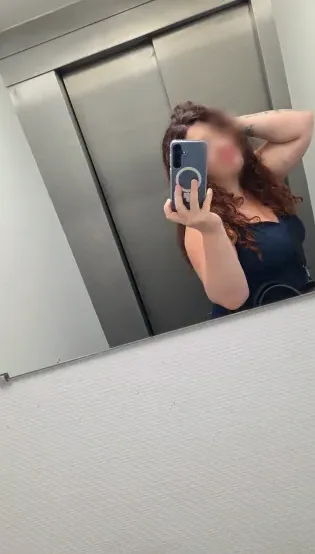 Sina, 34
