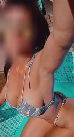 Sophie, 32