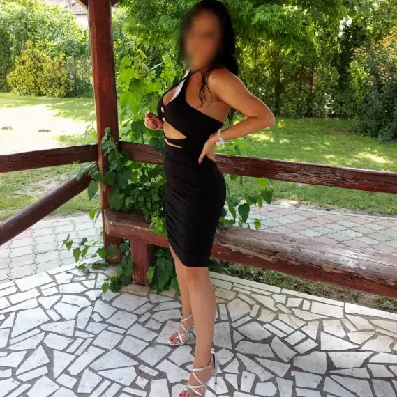 Valerie, 36