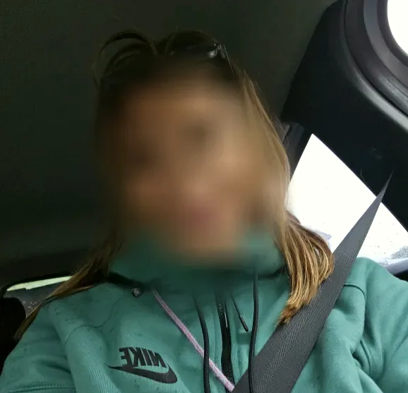 Viktoria, 22