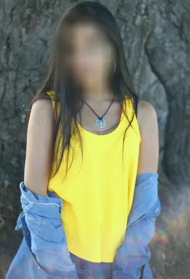 Viktoria, 32